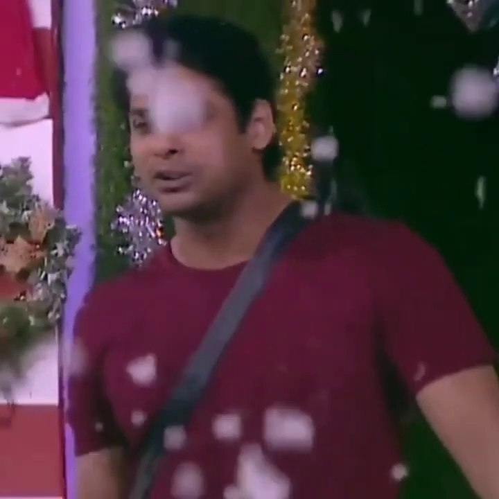 Siddharth Shukla ♥️♥️ singing for Sana in her memory.....