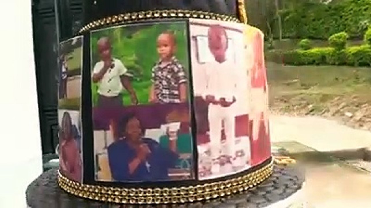 Senator's Heartmelting Surprise to Mum on Birthday