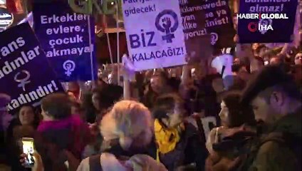 İstiklal Caddesi'nde izinsiz yürümek isteyen kadınlara müdahale! Çok sayıda gözaltı var