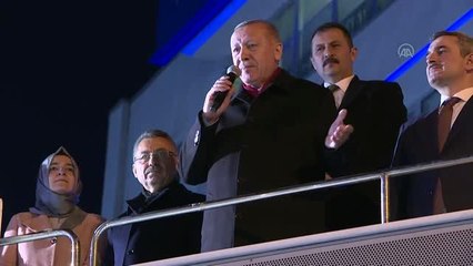 Cumhurbaşkanı Erdoğan: "Yan gelip yatarak seçim kazanmak yok, çalışarak var"