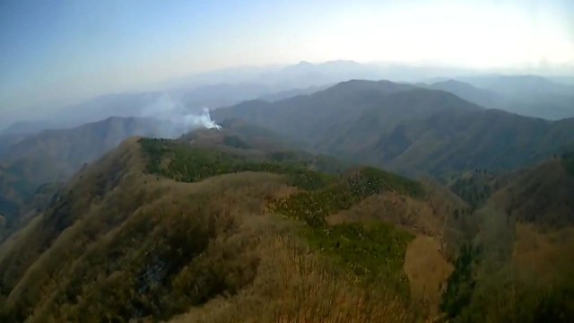 건조한 날씨에 곳곳 산불 잇따라 / YTN