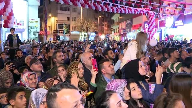 Cumhurbaşkanı Erdoğan: Cumhuriyet tarihi boyunca 6 bin 100 km bölünmüş yol yapılmıştı.