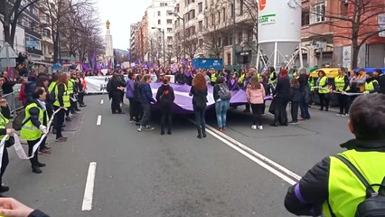 Miles de personas se manifiestan en Bilbao con motivo del 8-M