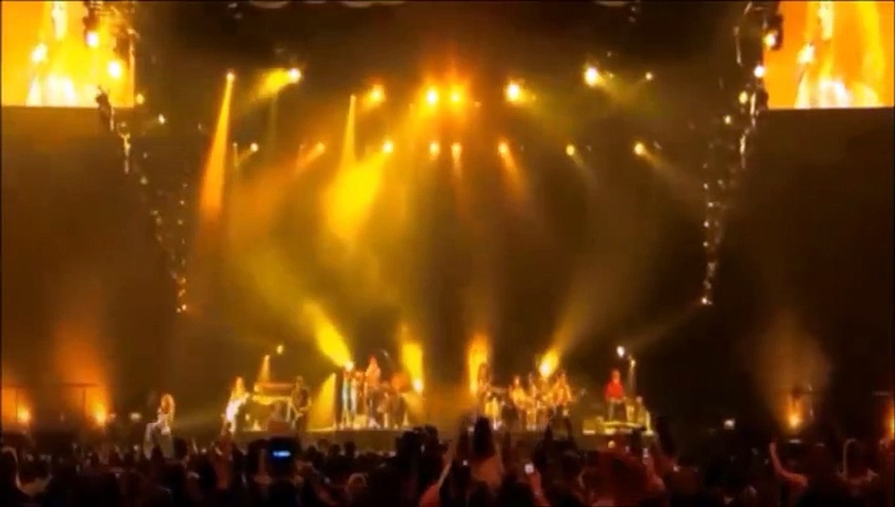 Shakira Oral Fixation Tour —"Estoy Aquí" | Shakira, Luis F. Ochoa — From Shakira Oral Fixation Tour