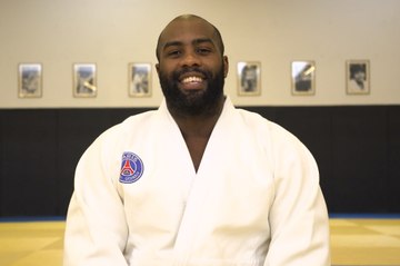Teddy Riner débriefe avec les Juniors