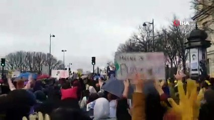 - Paris'te 8 Mart Dünya Kadınlar Günü kutlandı