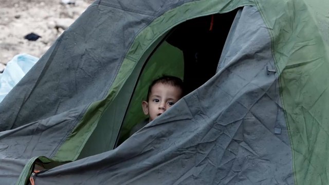 اللاجئون.. ملف توتر على الحدود التركية اليونانية