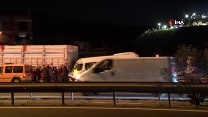 İşçi servisi seyir halindeki kamyona arkadan çarptı: 12 yaralı