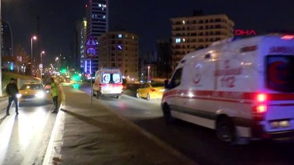 ESENYURT'TA SÜRÜCÜSÜ DİREKSİYON BAŞINDA UYUYAN TAKSİ TAKLA ATTI 1 YARALI