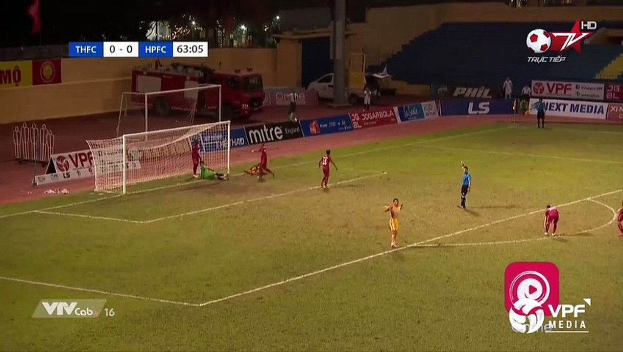 Văn Toản cản phá không tưởng cú dứt điểm của Hoàng Vũ Samson | VPF Media