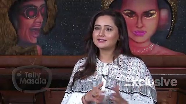 Rashami Desai FASHION Tips, Makeup Essentials & More | SECRETS Revealed | Fashion का Tashan