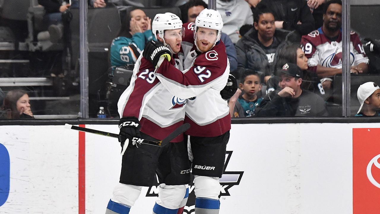 Nathan MacKinnon's dangles lead to Gabriel Landeskog's tap-in goal