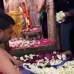 महाकाल में रंग उत्सव, गुलाब और टेसू के फूलों से भोलेनाथ ने खेली होली