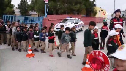 Mersin'de öğrenci servisleri velilerle birlikte denetlendi