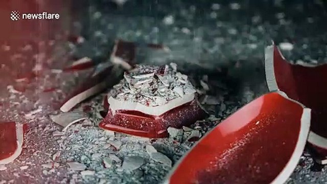 Hydraulic press has no mercy on these household objects