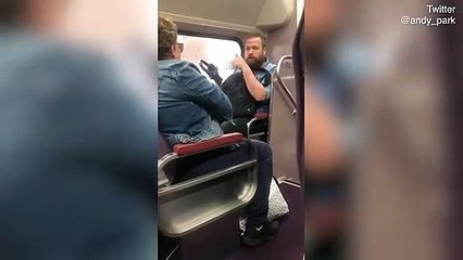 سعال سيدة يتسب في شجار على متن قطار