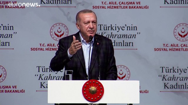 Χιλιάδες μετανάστες απωθούνται από τα σύνορα