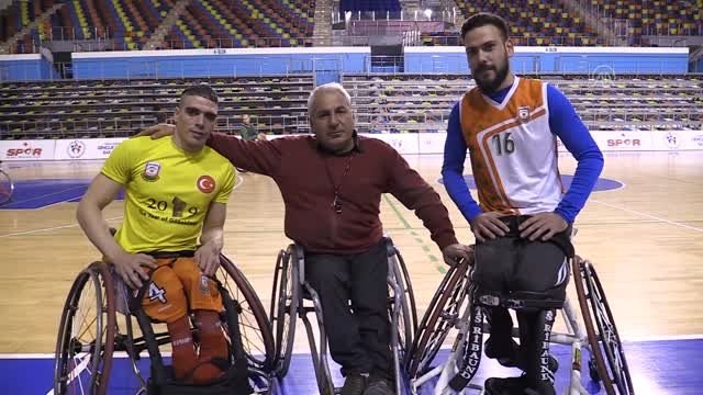 Faslı engelli basketbolcu Şanlıurfa Büyükşehir Belediyespor'un değişmezlerinden oldu