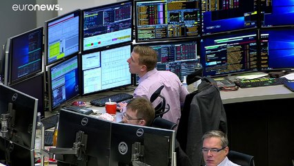 Las bolsas se hunden arrastradas por el derrumbe del precio del petróleo