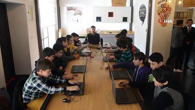 Malatyalı öğrenciler ‘icathane’ ile geleceğe hazırlanıyor