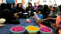 काशी में मुस्लिम महिलाओं ने खेली होली, ढोलक की थाप पर फगुआ गीतों से दिया एकता का संदेश