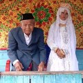 Indonesia: un anciano de 103 años compra una esposa de 27 años con 300 euros