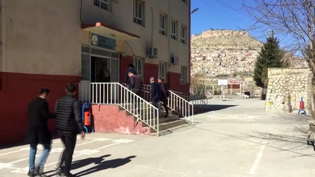 Şehit yakınları ve gaziler anılarını öğrencilerle paylaşıyor