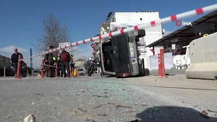Arazi aracının çarptığı beton bariyer yerinden kopup park halindeki araca çarptı: 2 yaralı
