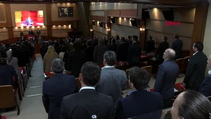 İBB MECLİSİ'NDE İSTİKLAL MARŞI OKUNURKEN BAZI CHP'LİLERİN AYAĞA KALKMADIĞI GÖRÜLDÜ