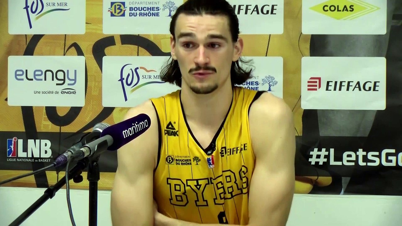Lucas Hergott avant les matchs de Fos Provence Basket contre Antibes et Blois
