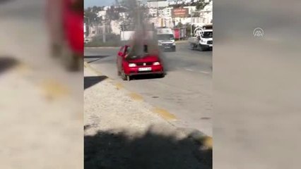 Bodrum'da otomobilde çıkan yangın söndürüldü