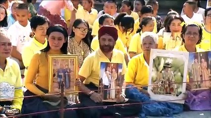 ในหลวง-พระราชินี ทรงเปลี่ยนเครื่องทรงฤดูร้อนพระแก้วมรกต โอกาสนี้เจ้าฟ้าหญิงทั้ง 2 โดยเสด็จด้วย