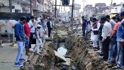 दुकानदार व मजदूरों में मारपीट