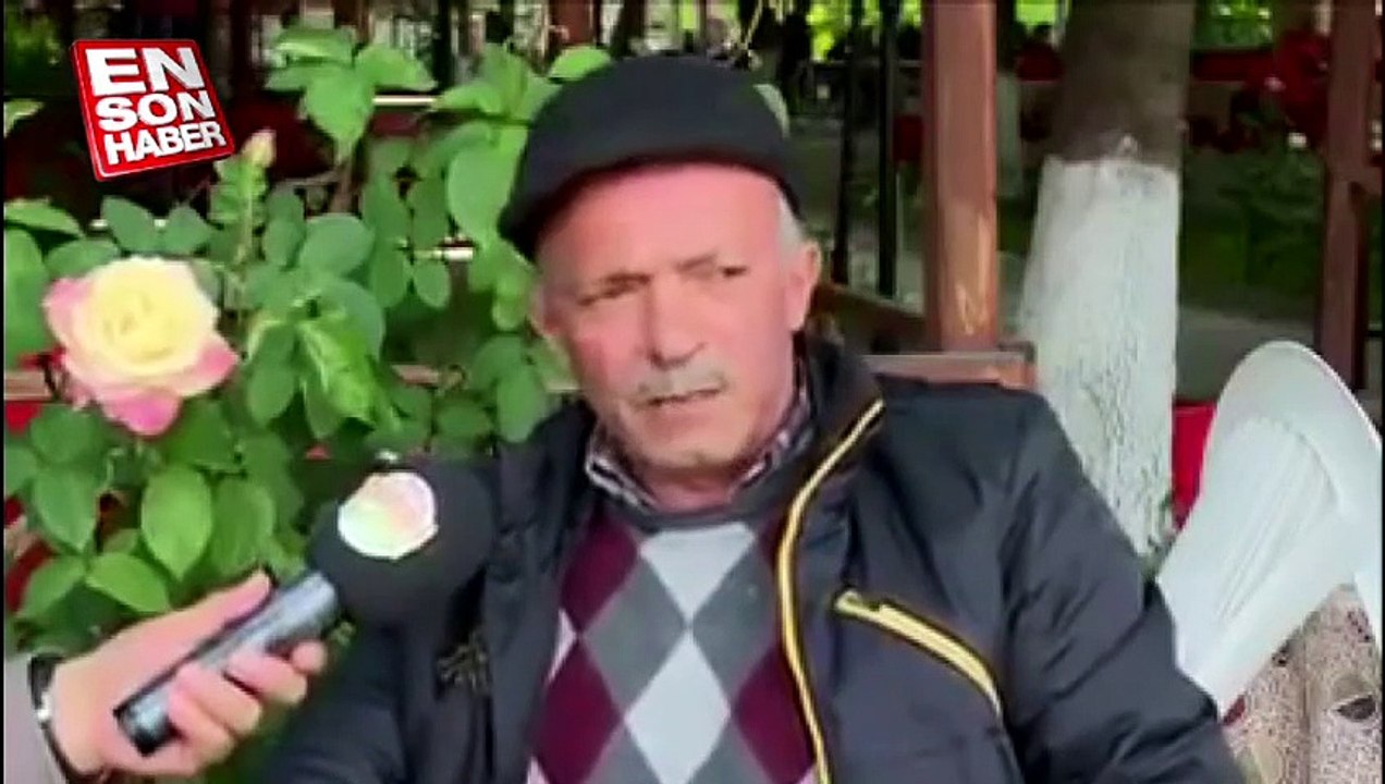 Ağzıyla saz çalan dayı