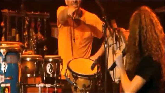 Shakira Oral Fixation Tour — La Pared | (contains elements of Band Introduction) Shakira, Mendez — From Shakira Oral Fixation Tour