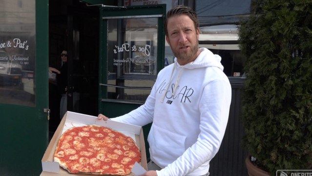 Barstool Pizza Review - The Original Joe & Pat's (Staten Island)