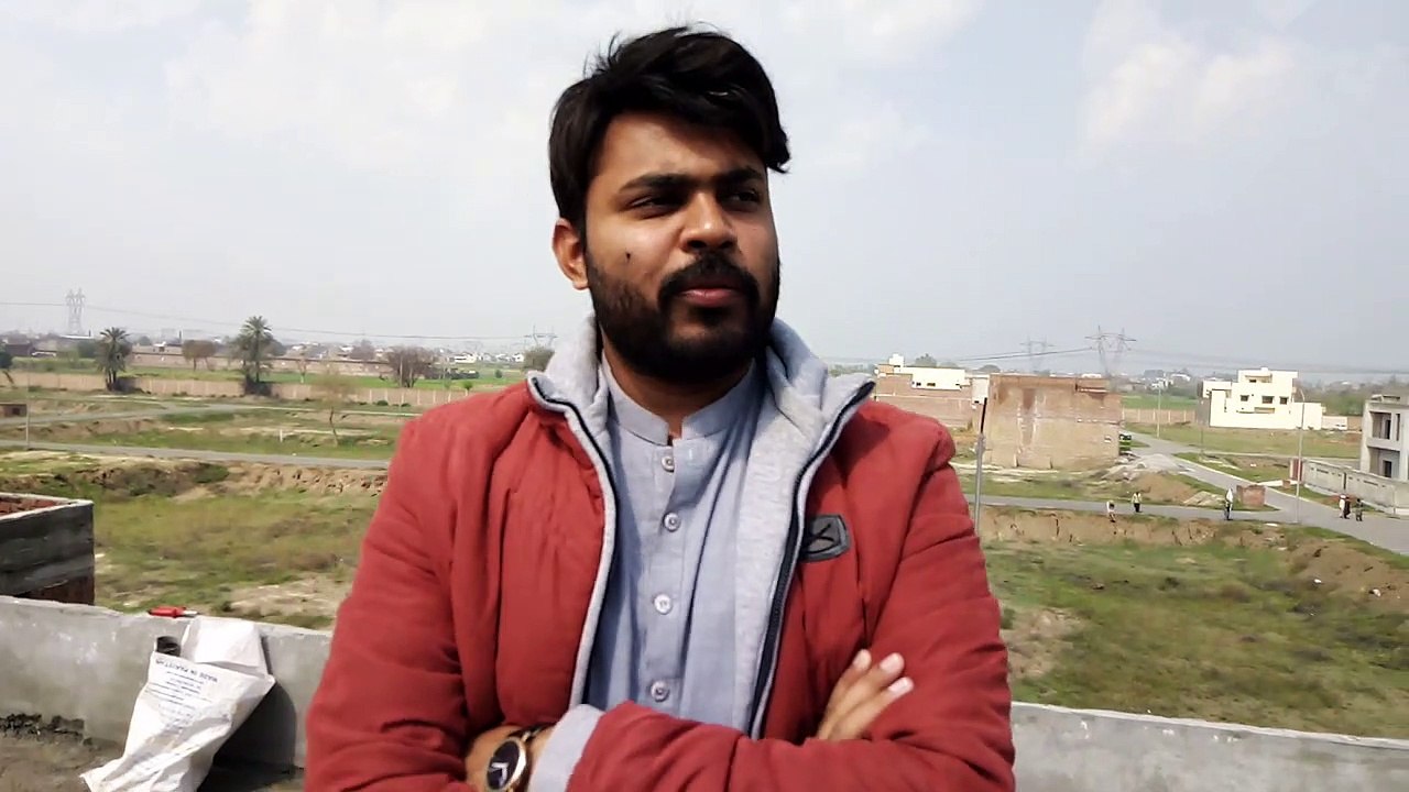 Aik din peerzada Shah jehan Kay saath talking about new house construction in sitara valley  lahore road faisalabad.