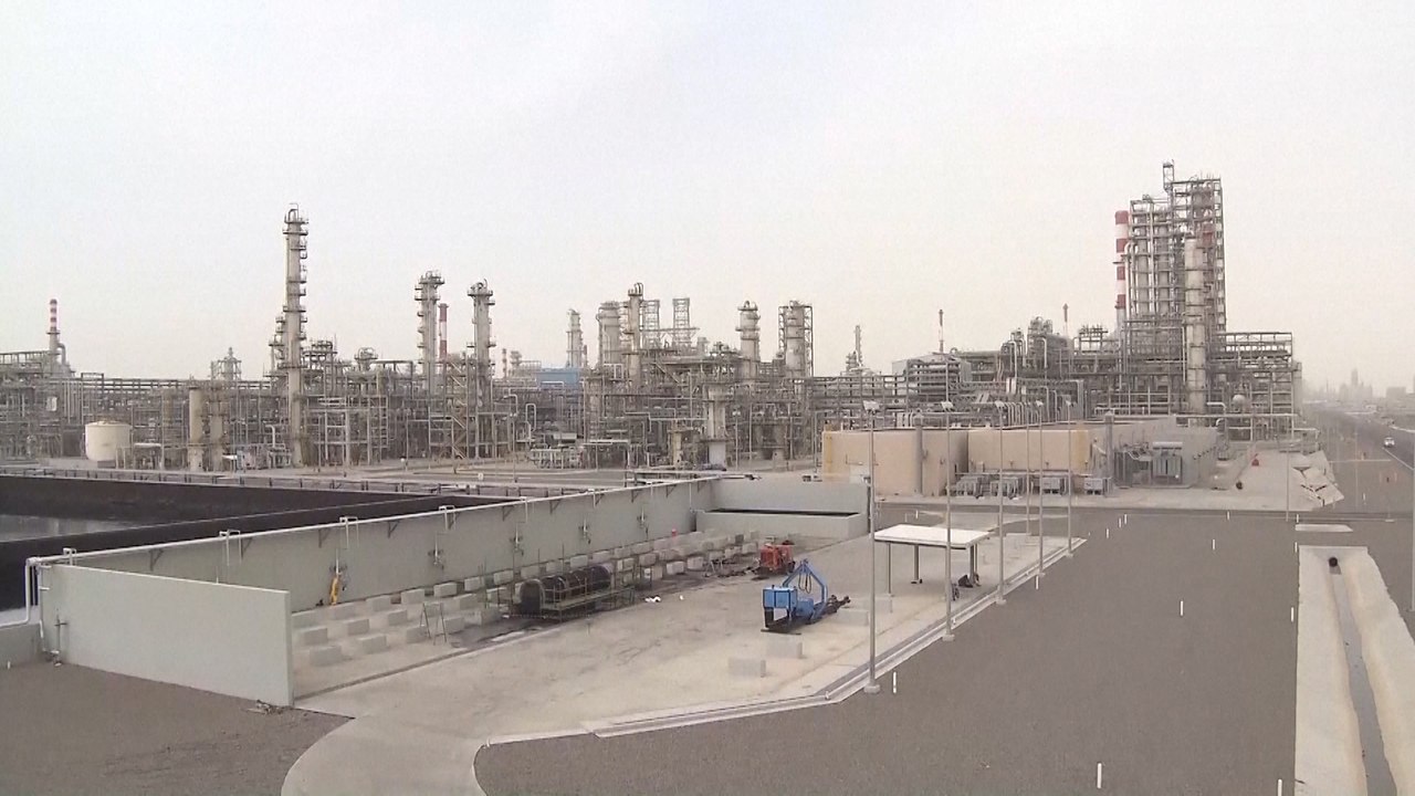 Global stock markets plummet amid coronavirus panic and falling oil prices