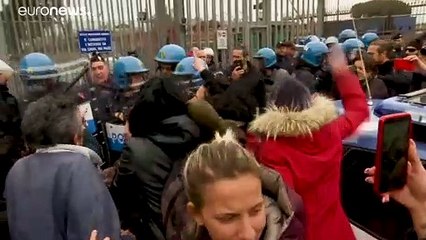 Download Video: La crainte du coronavirus provoque d'importantes émeutes dans les prisons italiennes