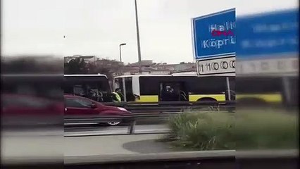 下载视频: Haliç köprüsü üstünde metrobüs kazası