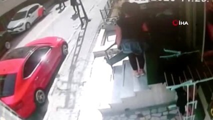 Otizimli genç sokak ortasında dehşeti yaşadı