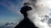 - Yanardağ patlamasının eşsiz anları havadan görüntülendi- Her yıl binlerce turist, yanardağ...