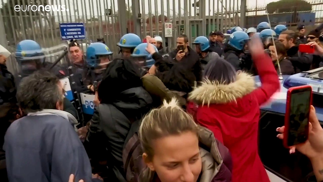 Wegen Corona: Häftlinge in italienischen Gefängnissen rasten aus