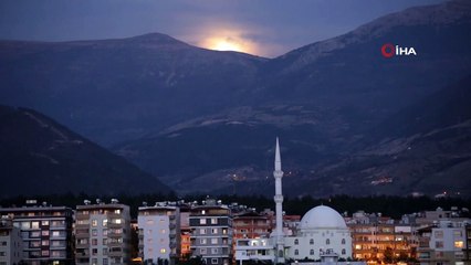 Süper Ay İskenderun'da Kartpostallık Görüntüler Oluşturdu