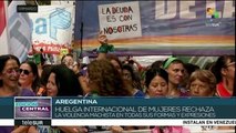 Mujeres argentinas marchan en defensa de sus derechos