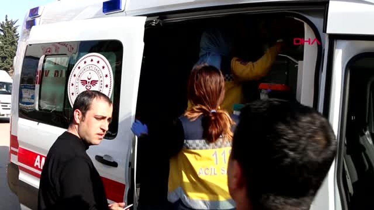 ADIYAMAN Üst geçitte intihara kalkıştı, polis ikna etti