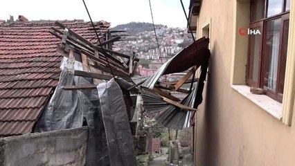Zonguldak'ta kuvvetli rüzgar çatıları uçurdu