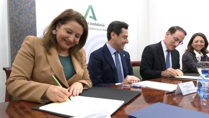 Andalucía firma un convenio con la CEA para eliminar las bolsas de plástico