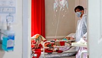 İran'da koronavirüsten kurtulmak için sahte içki içen 37 kişi hayatını kaybetti