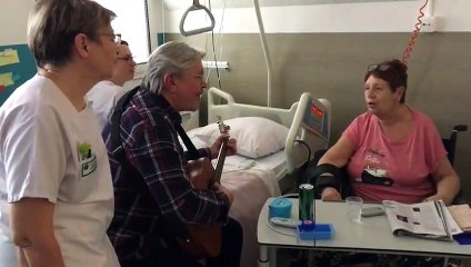 Fin de séance de musicothérapie... bonne humeur partagée.